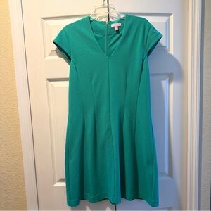 Lilly Pulitzer teal green/blue Bree Fit & Flare dress features a zip closure EUC